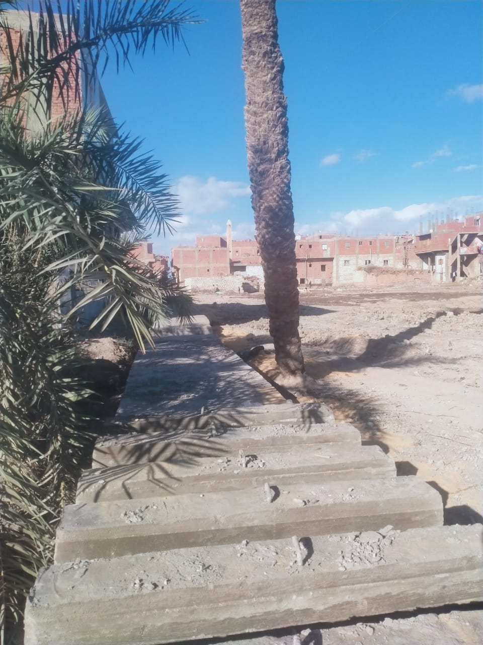 رئيس مركز ابشواى: إستكمال أعمال رصف 11 شارع بالإنترلوك وأعمال تغطية بالمواسير بشكشوك <br>