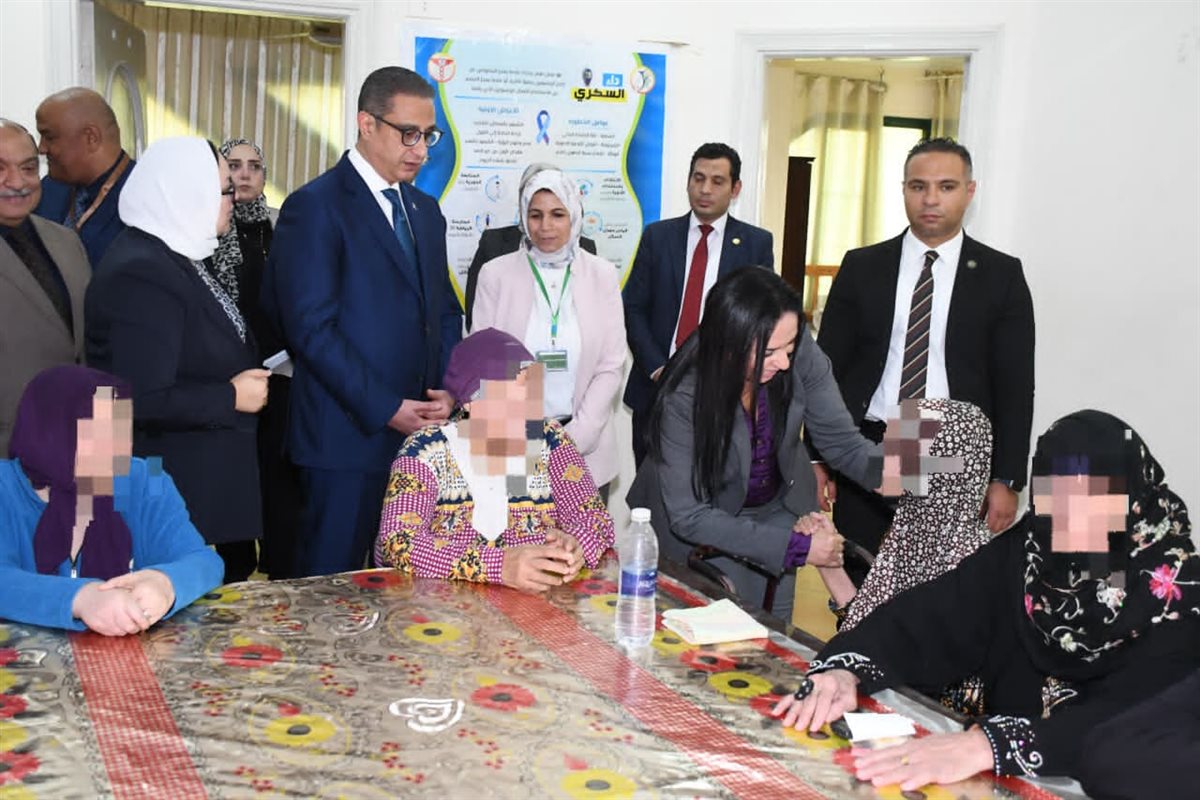 وزيرة التضامن الاجتماعي ومحافظ الفيوم يزوران دار أبو بكر الصديق للمسنين بالحادقة