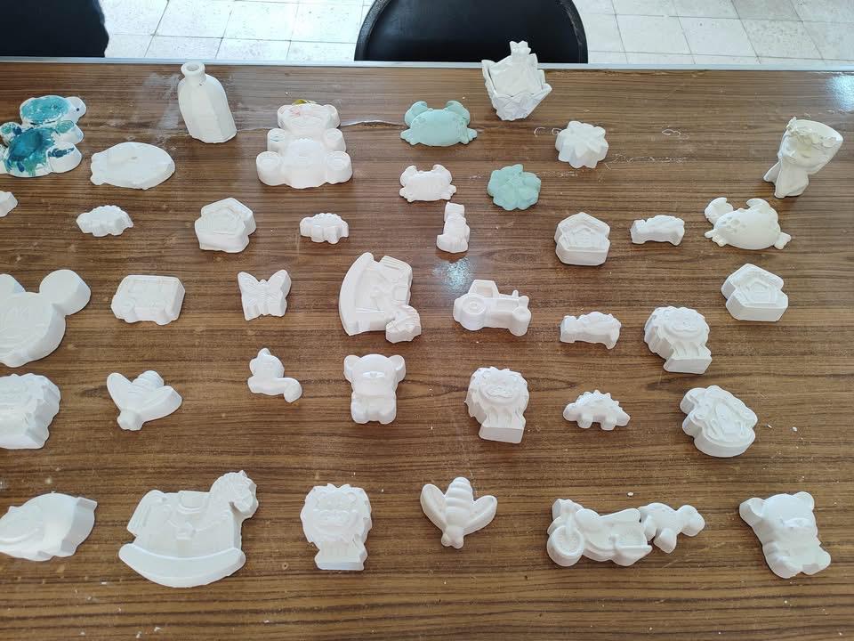 مكتبة الفيوم العامة تستقبل مدرسة الشهيدة منة الإعدادية بنات في يوم ثقافي متكامل