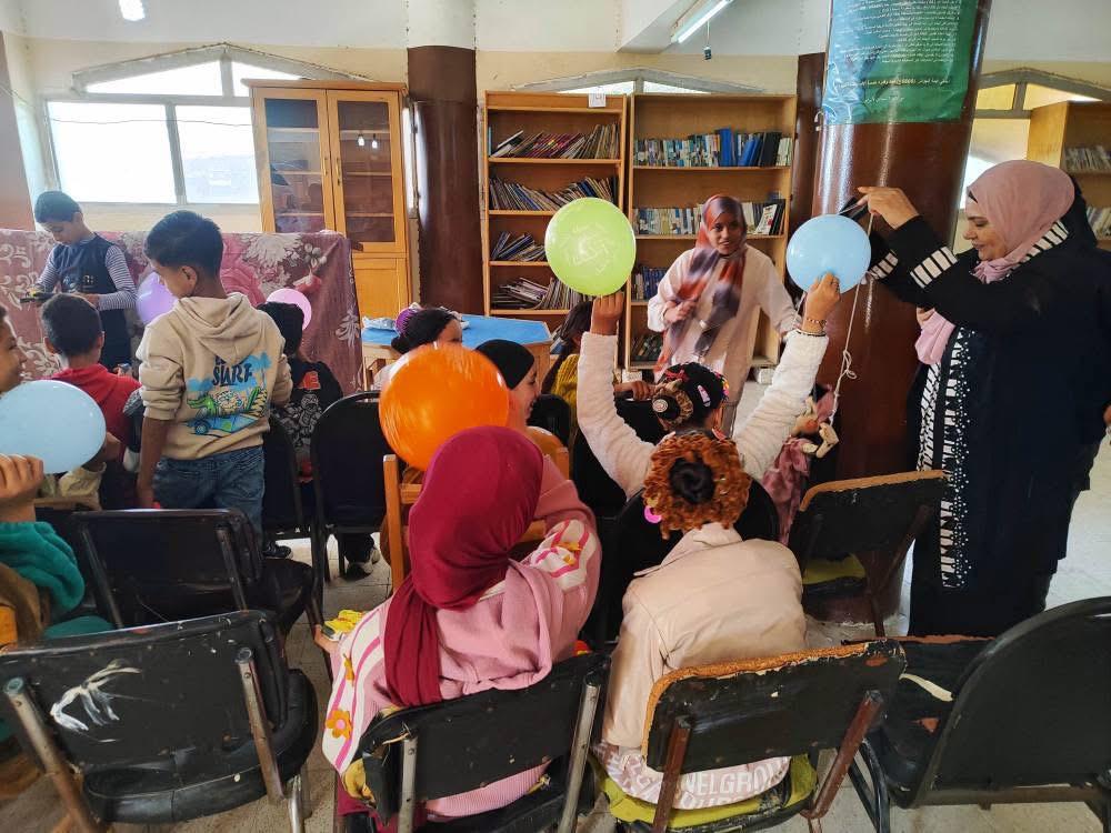 ضمن احتفالات أعياد الطفولة… مكتبة اللاهون تنظم برنامجًا فنيًا متكاملًا للأطفال