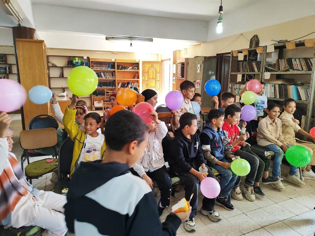 ضمن احتفالات أعياد الطفولة… مكتبة اللاهون تنظم برنامجًا فنيًا متكاملًا للأطفال