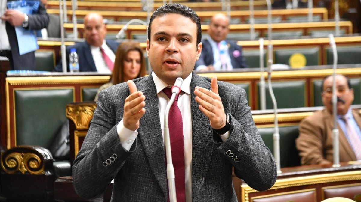 عبد المنعم إمام