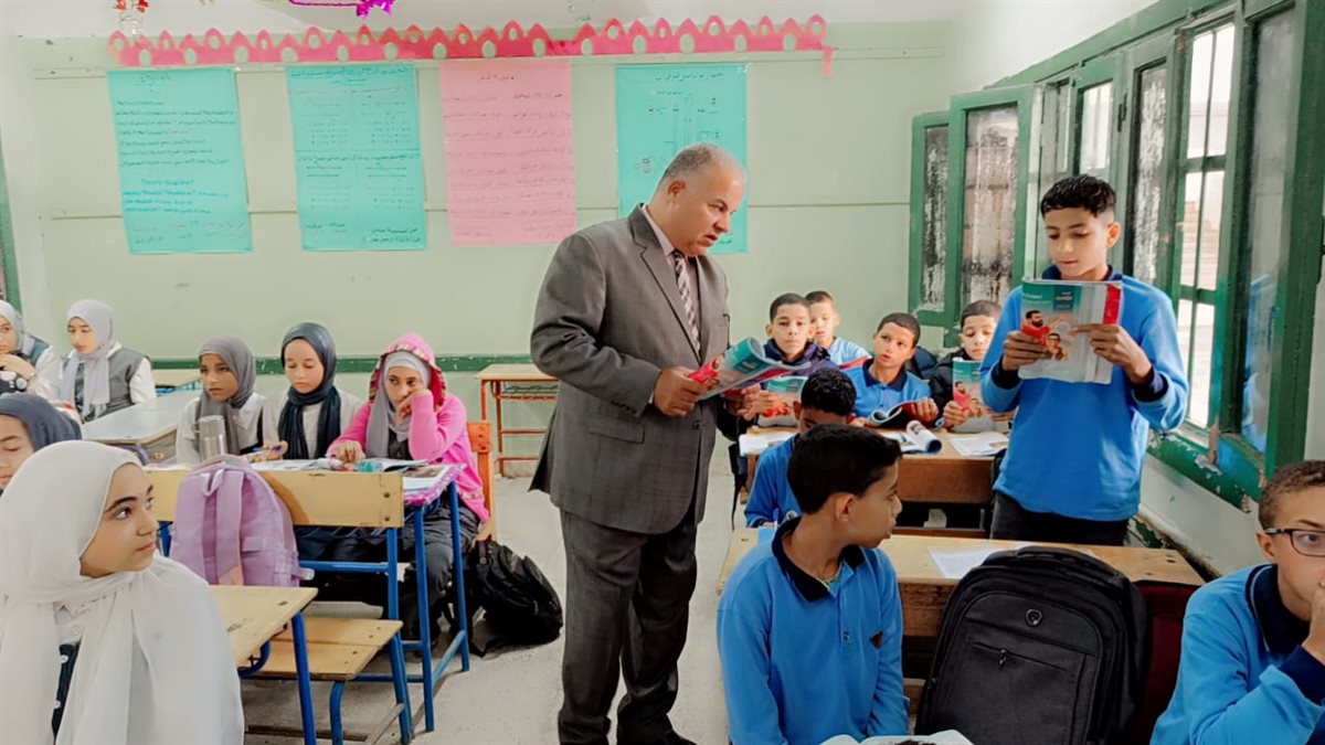 قبيصى: يتابع التقييمات والبرنامج العلاجي في القراءة والكتابة بمدرسة أبوصير دفنو
