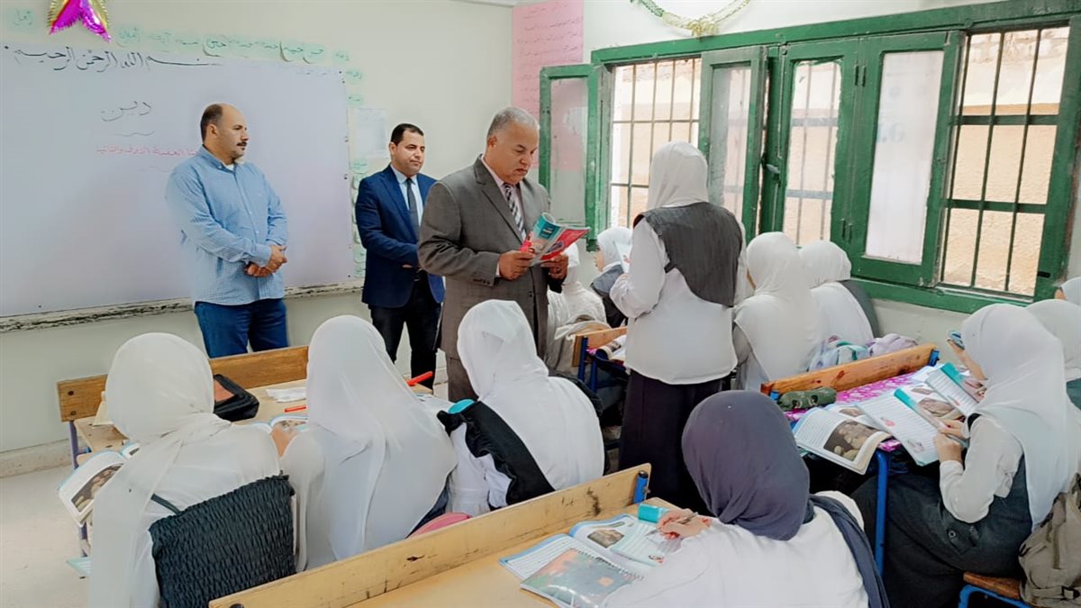 قبيصى: يتابع التقييمات والبرنامج العلاجي في القراءة والكتابة بمدرسة أبوصير دفنو