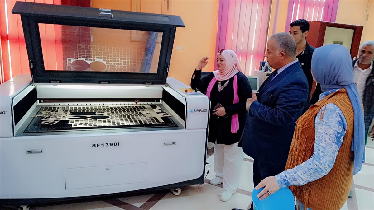 قبيصي يتابع سير العمل بالمركز الأستكشافي للعلوم بالفيوم ويشيد بالأداء  