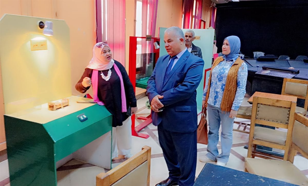 قبيصي يتابع سير العمل بالمركز الأستكشافي للعلوم بالفيوم ويشيد بالأداء  