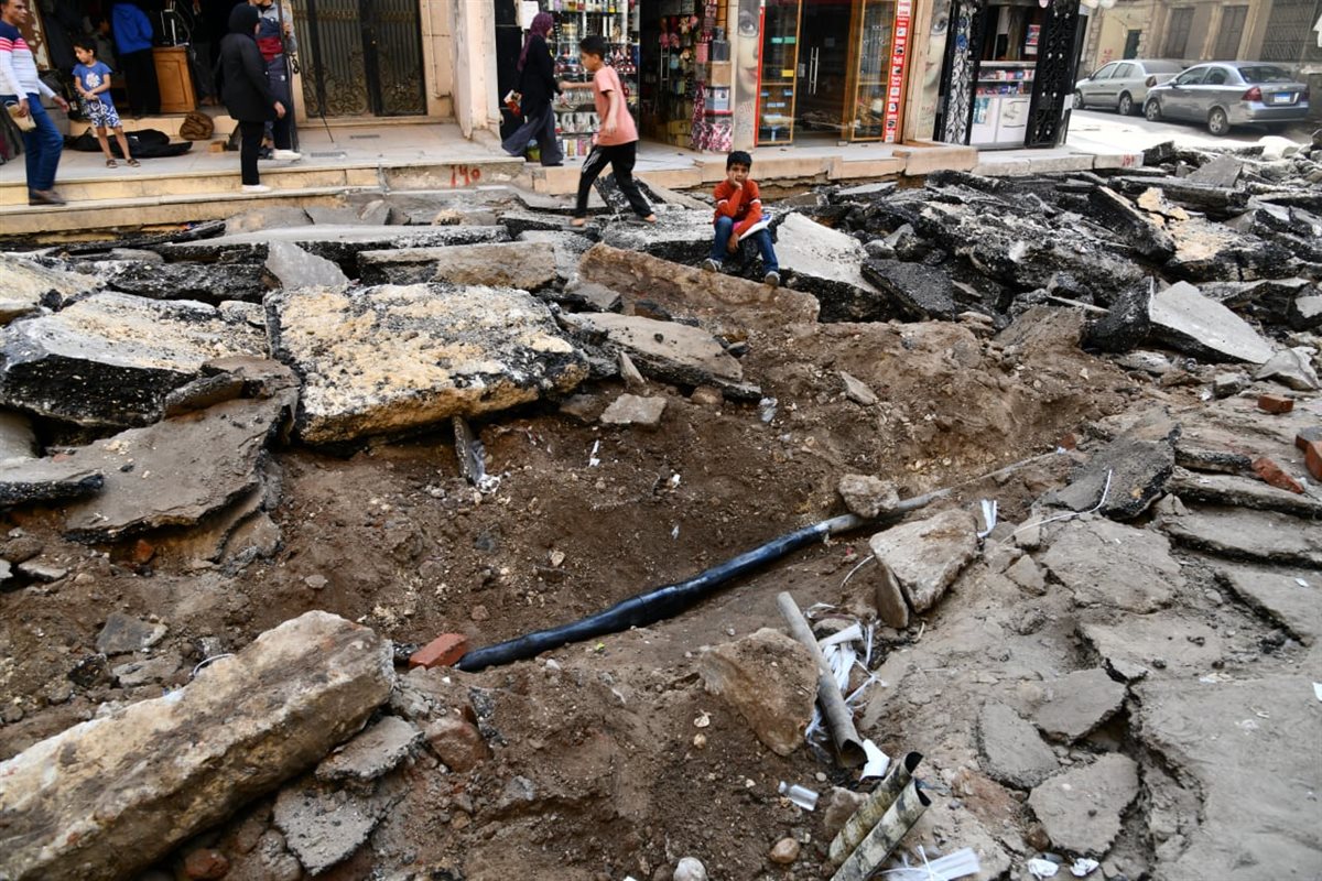 محافظ الفيوم يوجه بسرعة رفع مخلفات الطبقة الأسفلتية القديمة بشارع عدلي يكن لتيسير الحركة المرورية