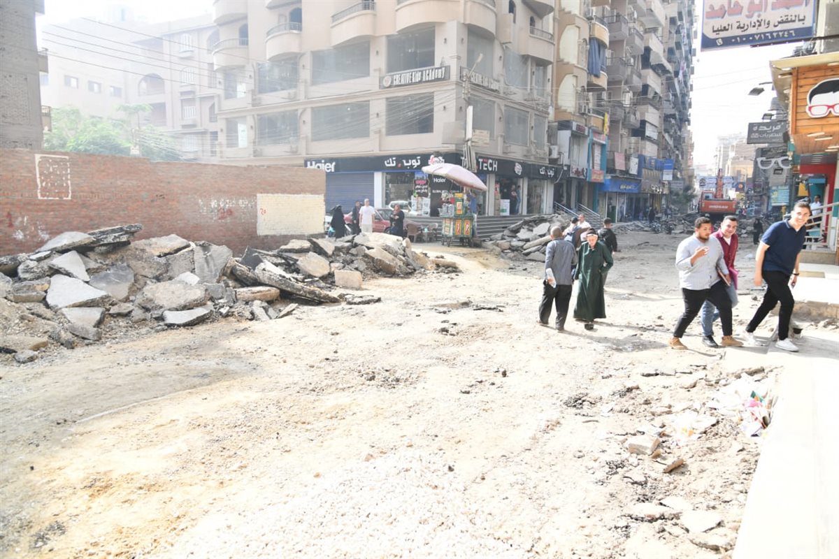 محافظ الفيوم يوجه بسرعة رفع مخلفات الطبقة الأسفلتية القديمة بشارع عدلي يكن لتيسير الحركة المرورية