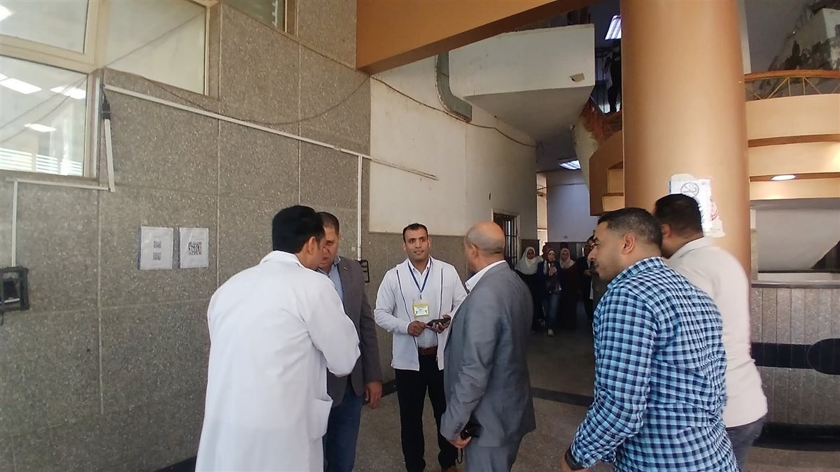 السكرتير العام للفيوم يتفقد تشغيل أجهزة الليزر الجديدة بقسم المسالك بمستشفى طامية المركزي