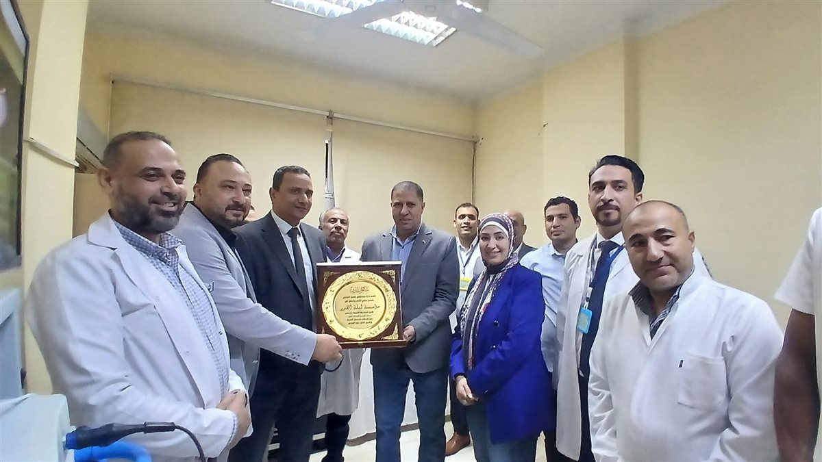 السكرتير العام للفيوم يتفقد تشغيل أجهزة الليزر الجديدة بقسم المسالك بمستشفى طامية المركزي