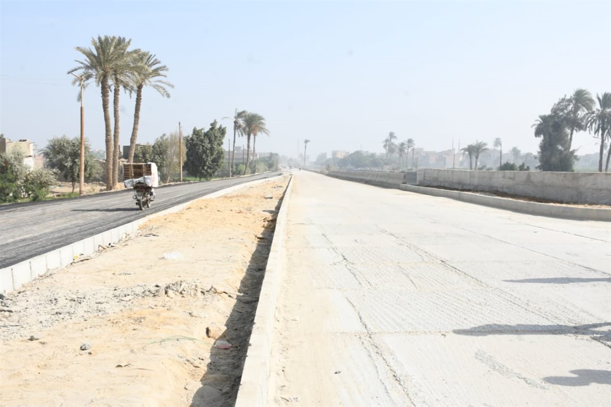 وزير الإسكان ومحافظ الفيوم يتفقدان مجمع محطات مياه الشرب بالعزب الجديدة ضمن المبادرة الرئاسية 