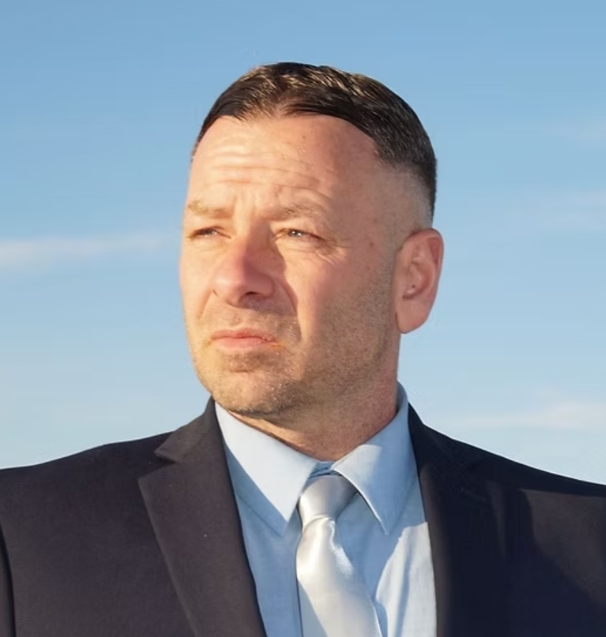 باري دوناديو السياسي الأمريكي والضابط السابق في جهاز الخدمة السرية بالبيت الأبيض