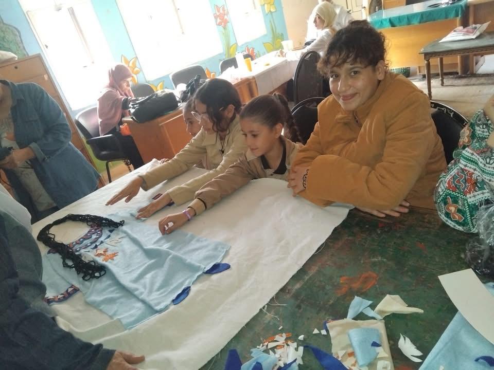 قصر ثقافة الفيوم ينفذ ورشة لتعليم أساسيات التفصيل بقسم المرأة