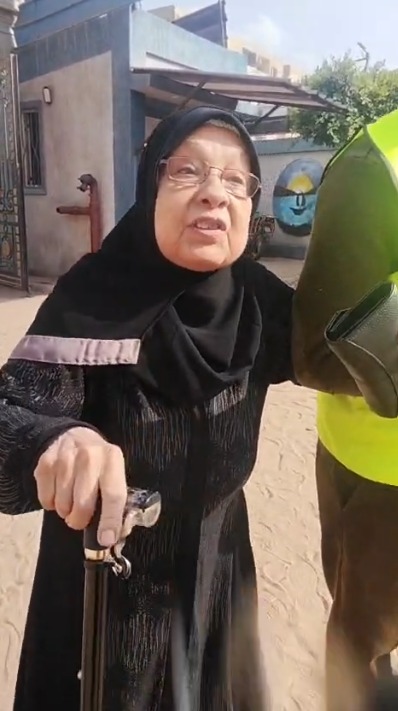 الحاجة عزيزة