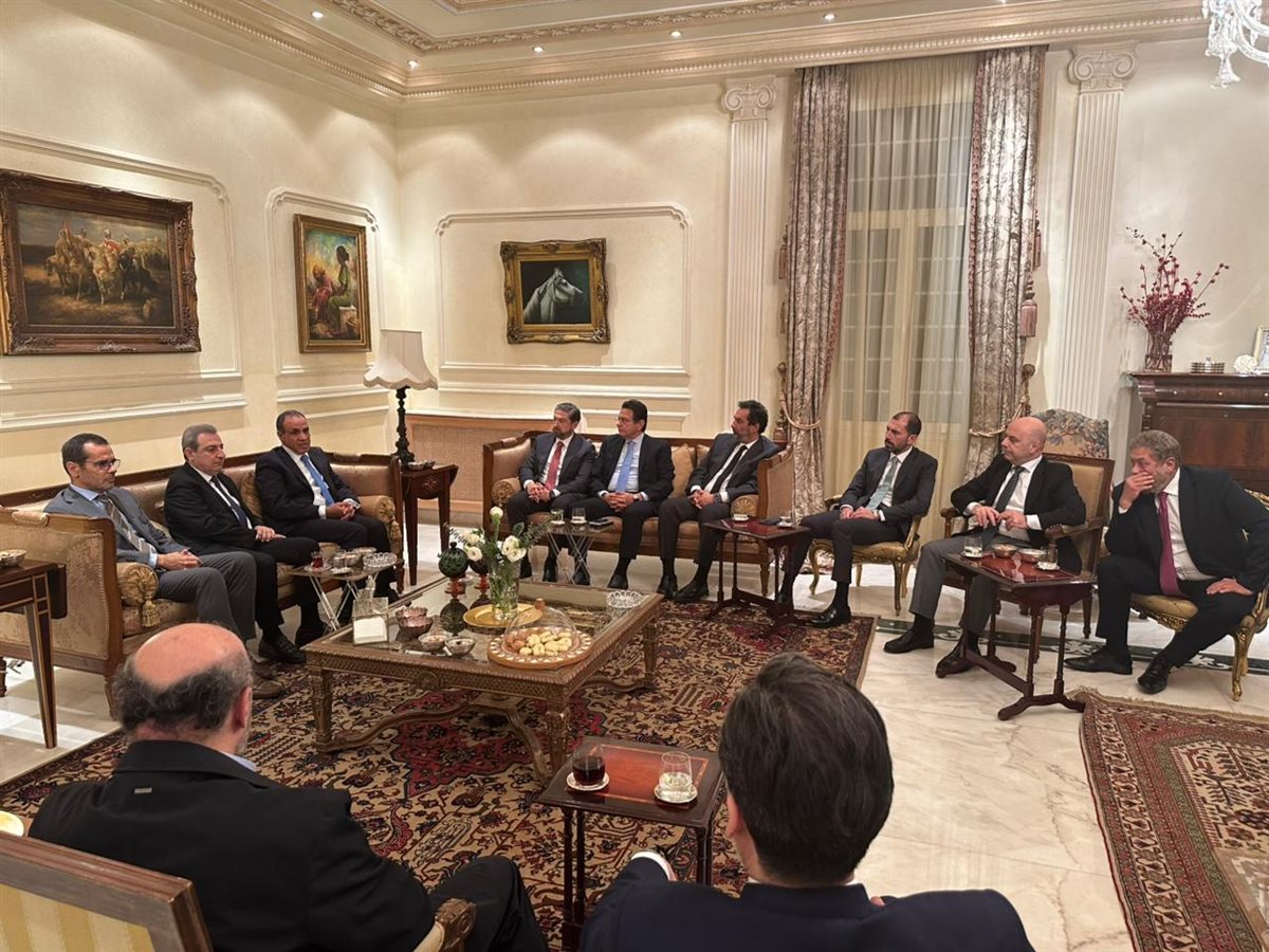 <strong>وزير الخارجية وأعضاء مجلس النواب اللبناني</strong>