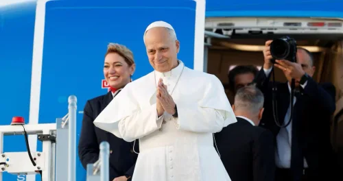 <strong>بابا الفاتيكان يصل تركيا</strong>