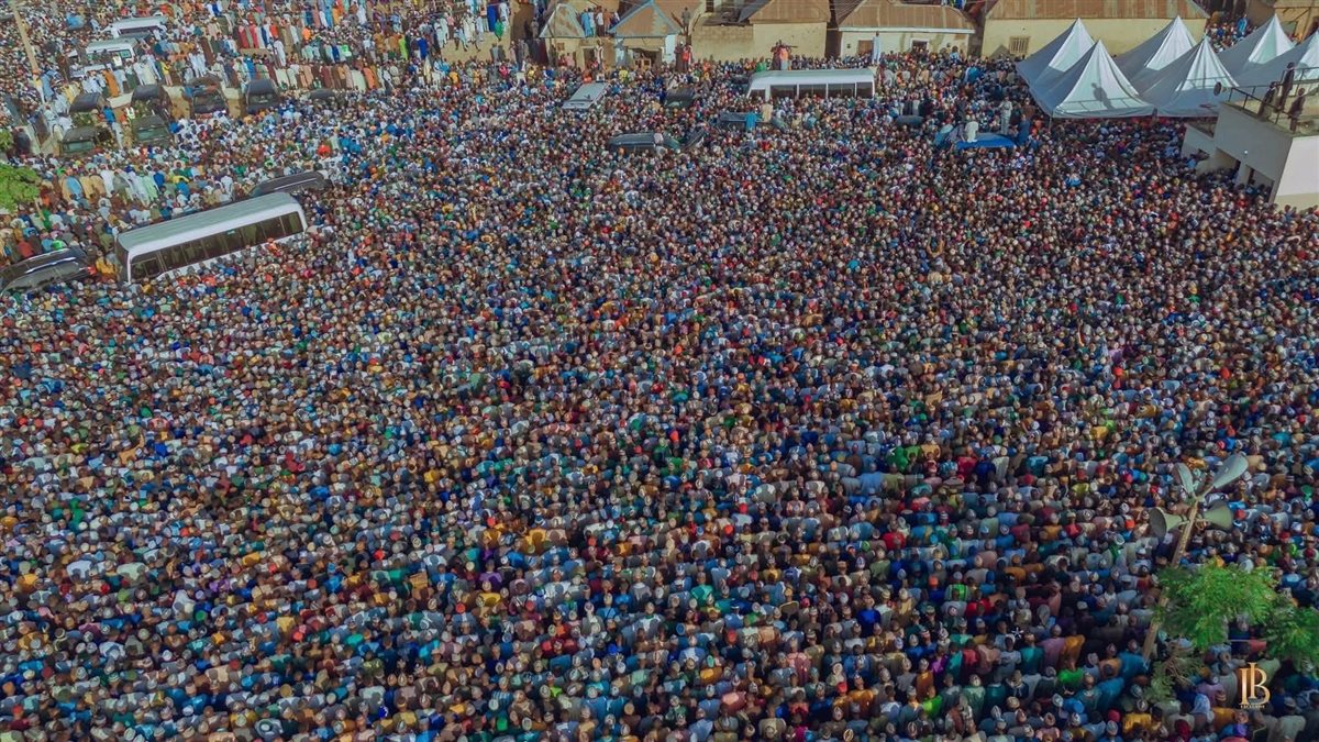 جنازة مهيبة لـ طاهر عثمان بوتشي 