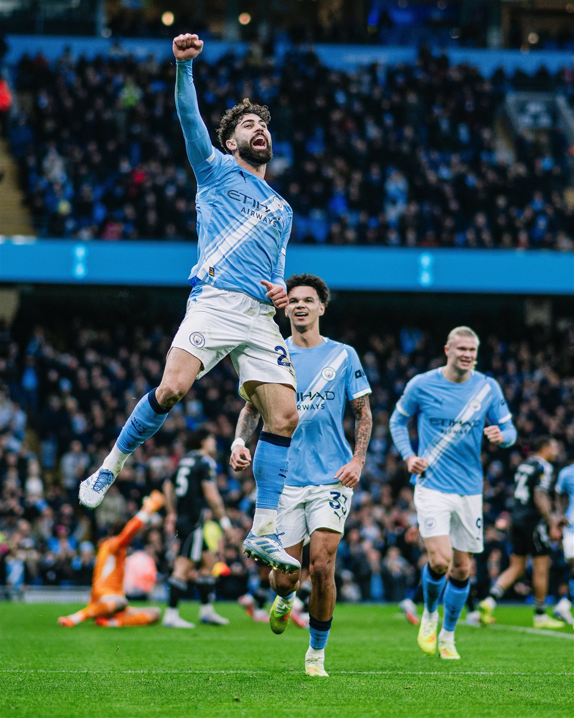 ملخص وأهداف ونتيجة مباراة مانشستر سيتي وليدز يونايتد (3-2)|فيديو