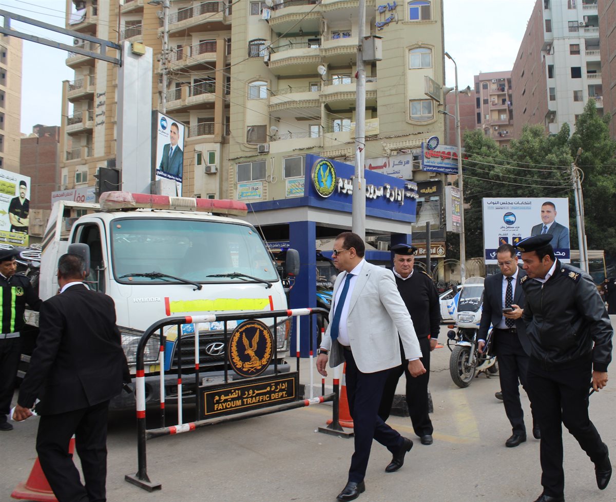 استجابة لشكوى الأهالي.. رئيس مياه الفيوم يتفقد عزبة راحيل ويأمر بإصلاح تسرب بخطوط المياه