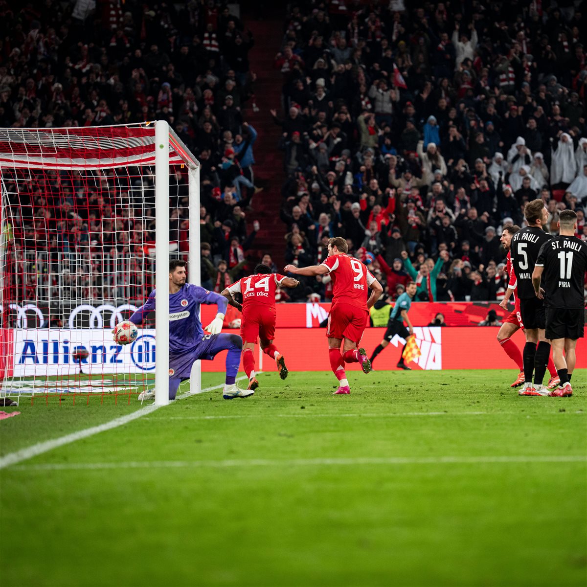 ملخص وأهداف ونتيجة مباراة بايرن ميونخ وسانت باولي