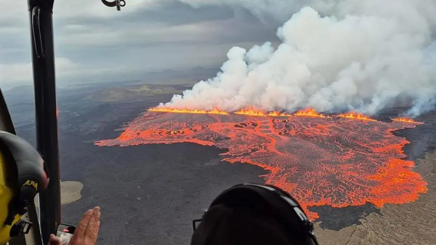 <strong>ثوران بركان</strong>