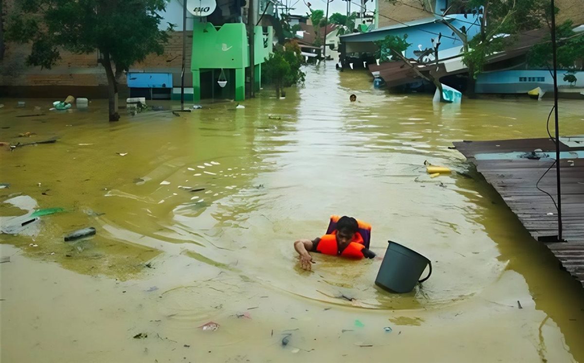 <strong>فيضانات إندونيسيا</strong>