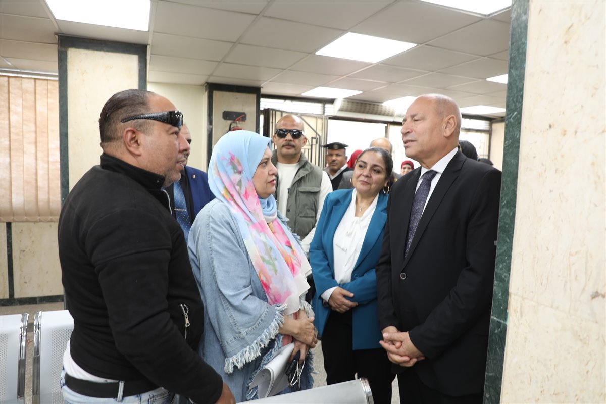 جانب من زيارة المحافظ