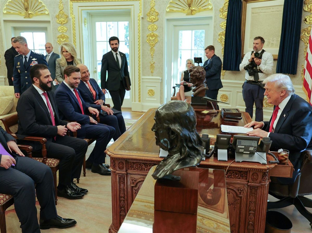 <strong>ترامب والشرع</strong>