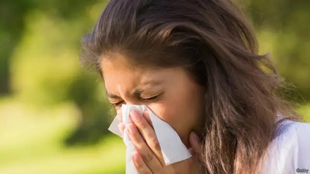 العطس المزمن