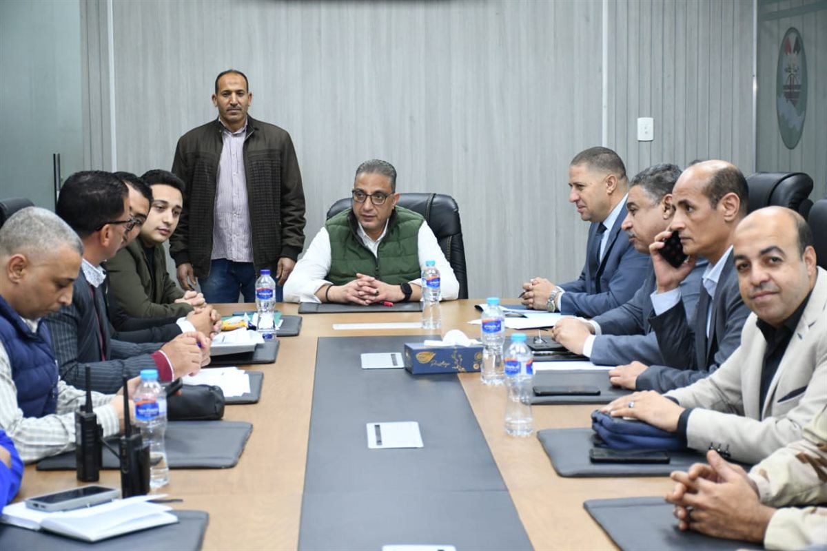 محافظ الفيوم يتابع سير جولة الإعادة لانتخابات مجلس النواب خلال الفترة المسائية