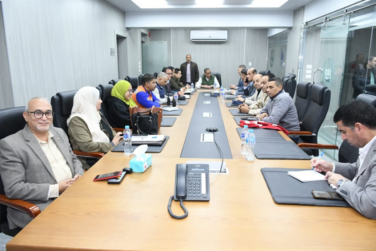 محافظ الفيوم يتابع سير جولة الإعادة لانتخابات مجلس النواب خلال الفترة المسائية