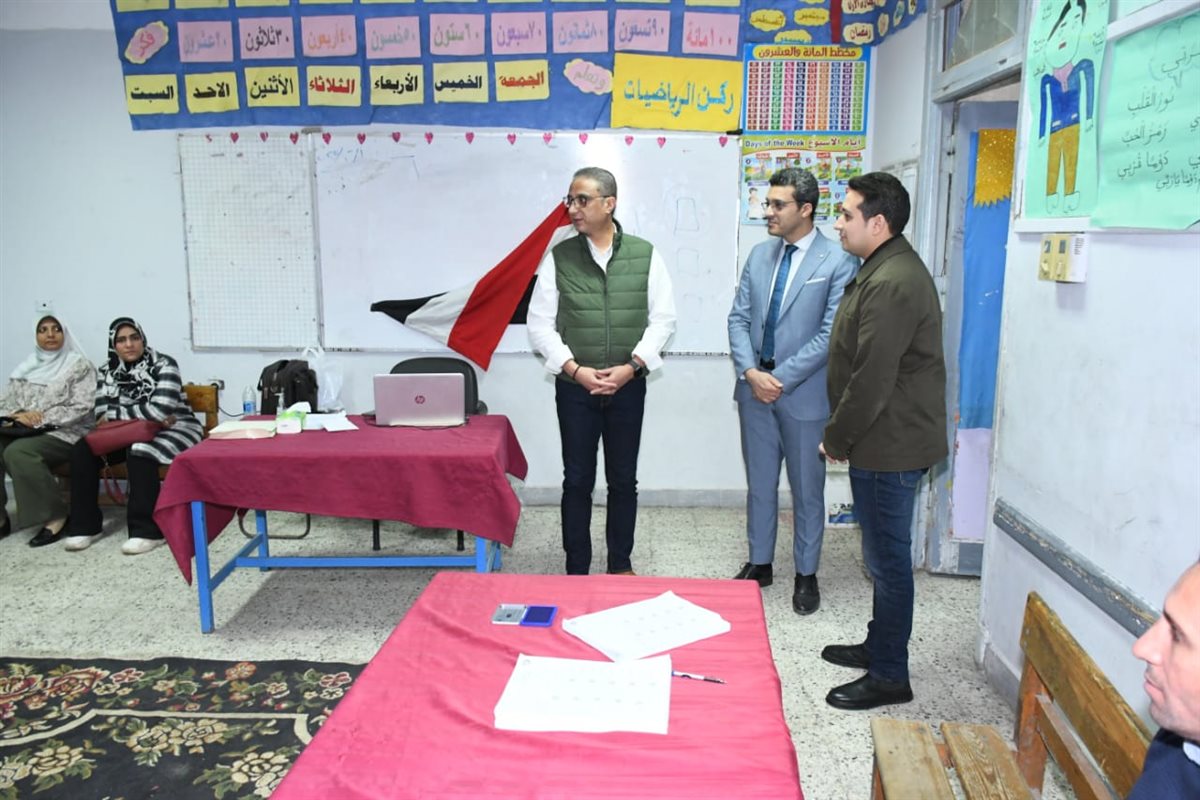 محافظ الفيوم يتفقد عدداً من لجان التصويت بجولة الإعادة لانتخابات مجلس النواب خلال الفترة المسائية