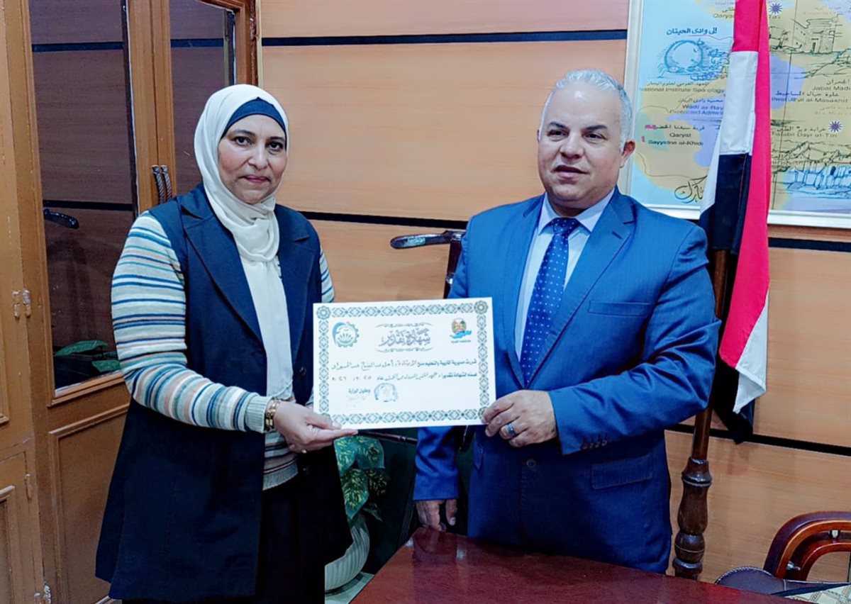 قبيصي يكرم مسؤولي الصفحات الإعلامية بمدارس الفيوم لتميزهم في العمل الإعلامي والأداء والتواصل المستمر