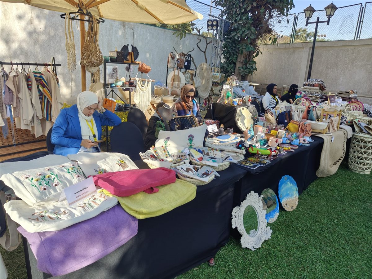 مشاركة أيادى مصر بالفيوم في معرض وزارة الخارجية للحرف اليدوية والتراثية