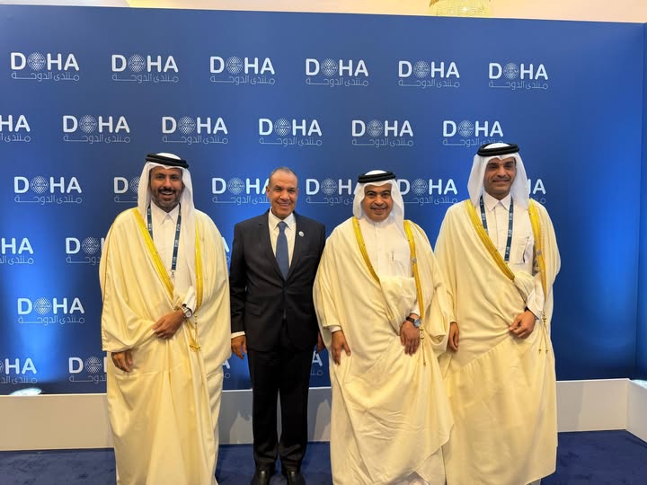 <strong>وزير الخارجية يلتقي وزراء المالية والتجارة والصناعة والمواصلات في دولة قطر</strong>