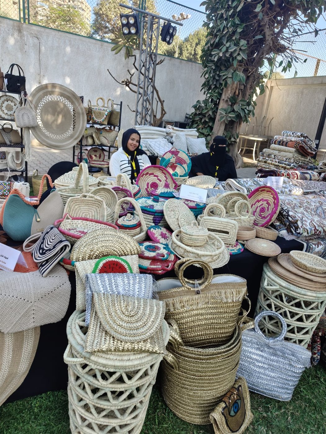 مشاركة أيادى مصر بالفيوم في معرض وزارة الخارجية للحرف اليدوية والتراثية