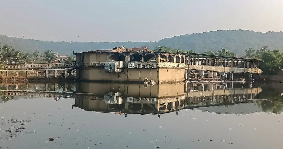 <strong>الملهى الليلي بعد إطفاء الحريق</strong>