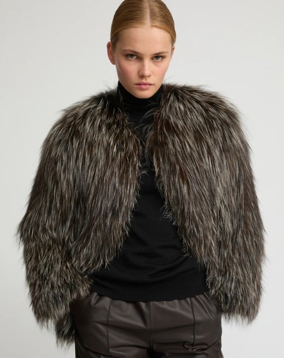 من الكوميديا إلي الموضة.. قصة - جاكيت جمالات كفتة في الشتاء