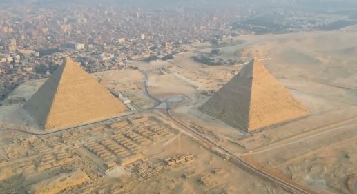 <strong>أهرامات الجيزة</strong>