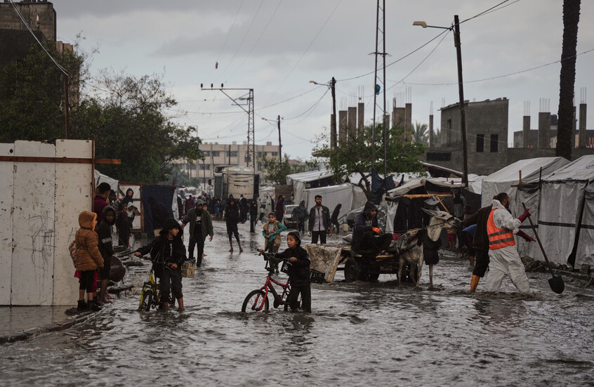 <strong>العاصفة بايرون</strong>