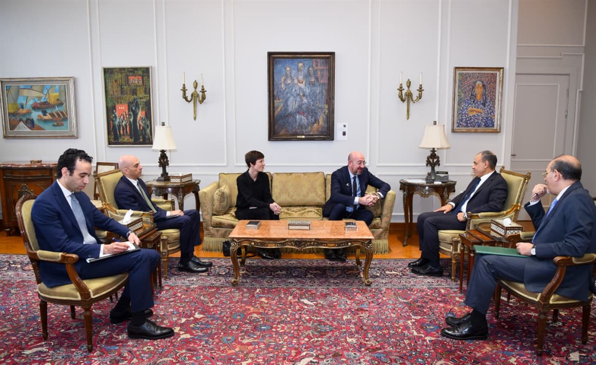 <strong>وزير الخارجية يلتقي رئيس المجلس الأوروبي السابق</strong>