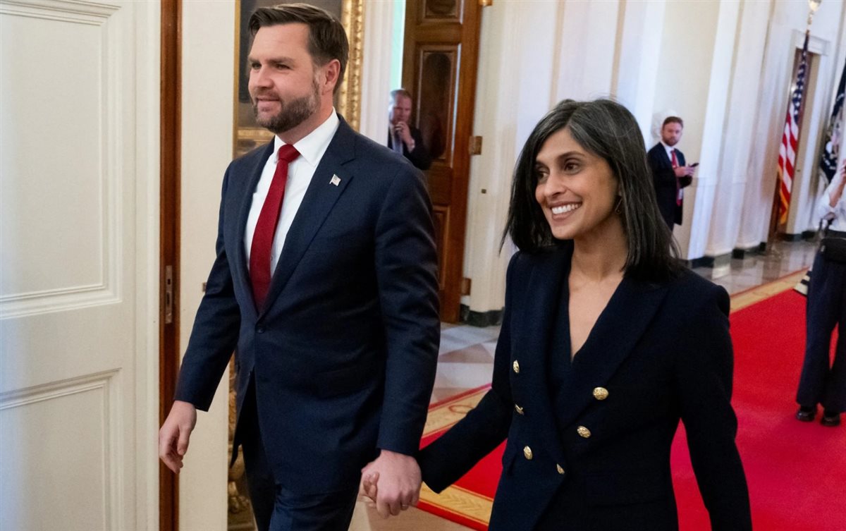 <strong>نائب الرئيس الأمريكي جيه دي فانس وزوجته</strong>