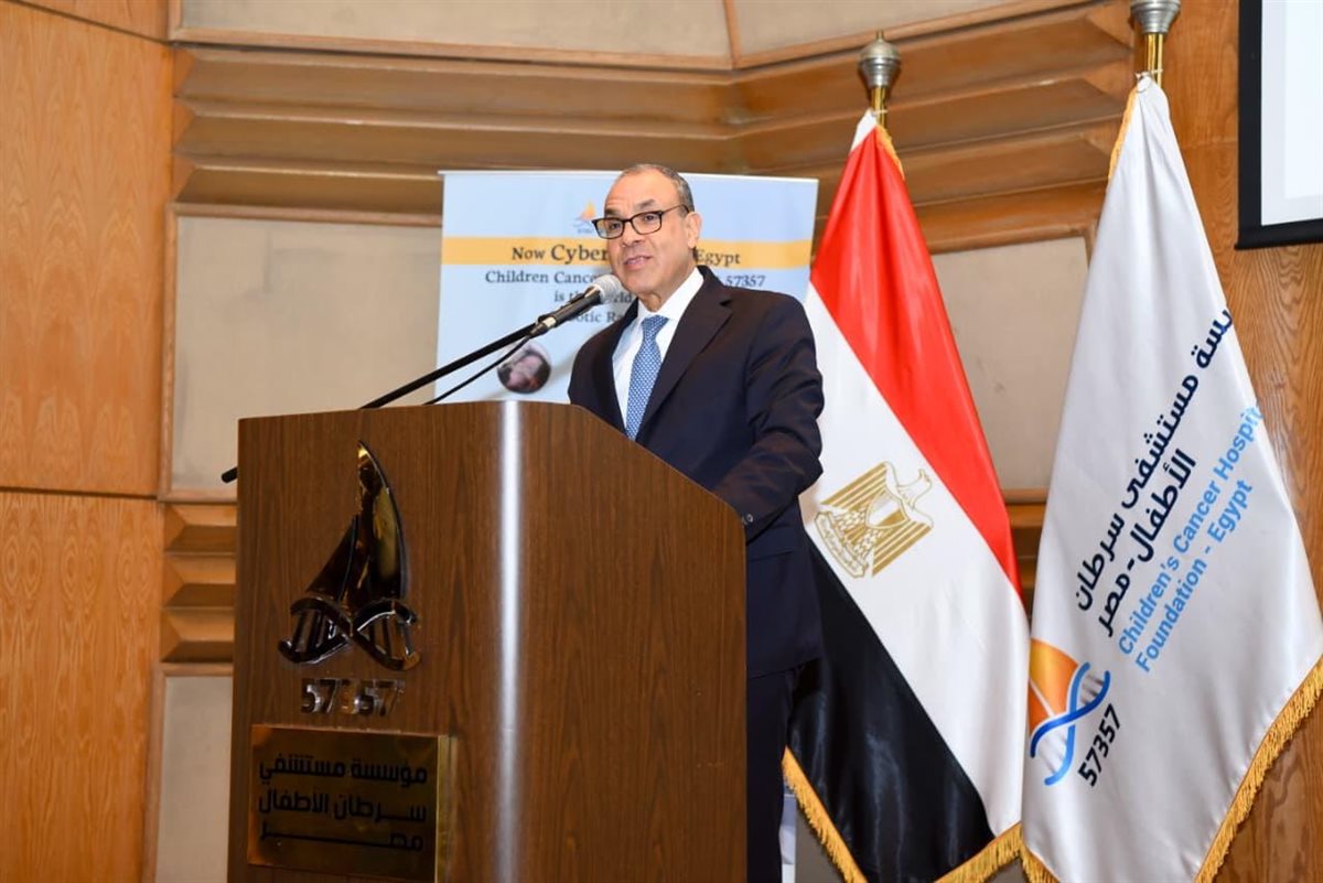 <strong>وزير الخارجية يزور مستشفى ٥٧٣٥٧</strong>