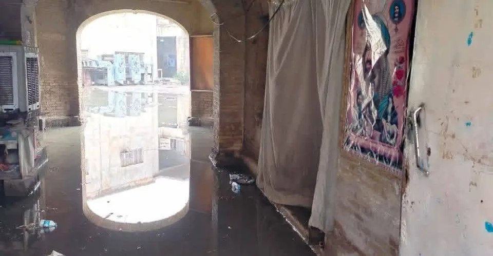 <strong>غرق مبنى 