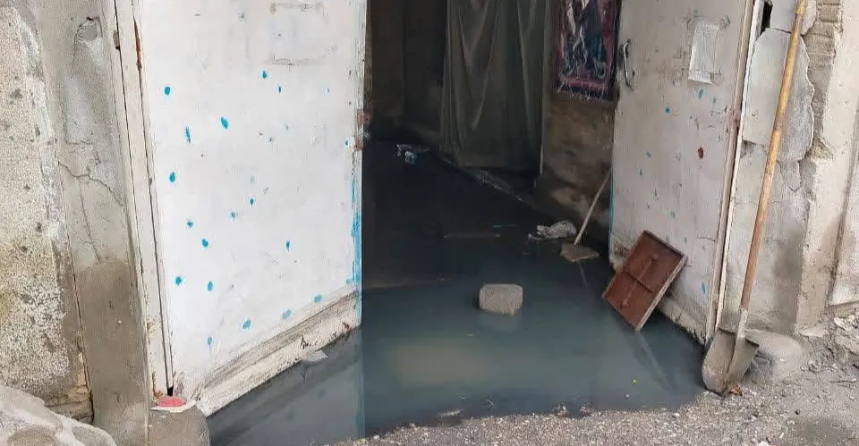 <strong>غرق مبنى 