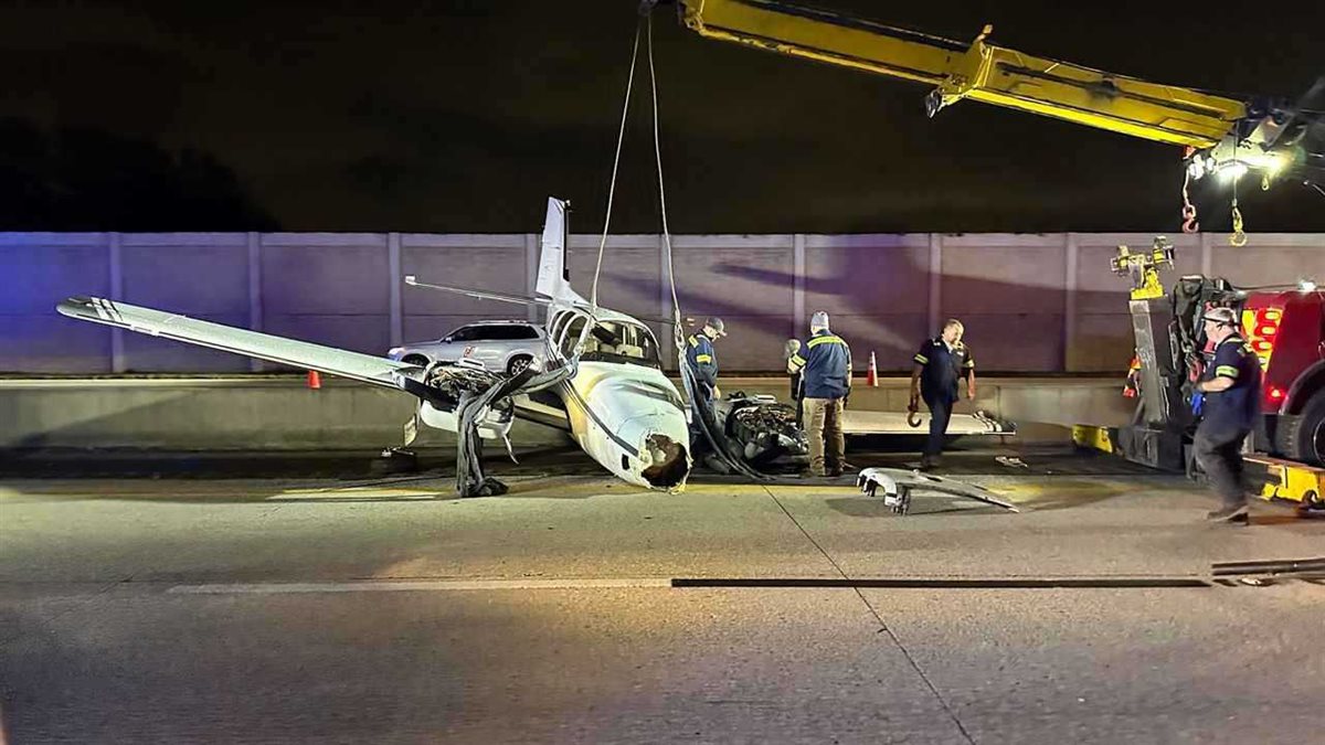 <strong>هبوط اضطراري لطائرة</strong>