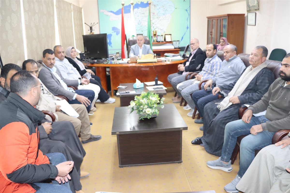 مياه الفيوم” تعقد اجتماعًا موسعًا بمقاولي مشروعات الصرف الصحي ضمن مبادرة “حياة كريمة” لمراجعة الأعمال و تسريع نهو التنفيذ