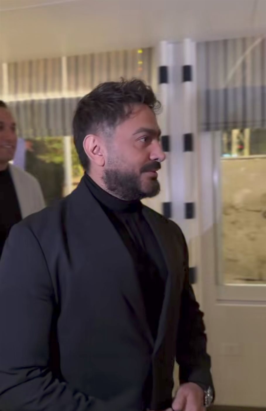أحدث ظهور لـ تامر حسني بعد أزمته الصحية