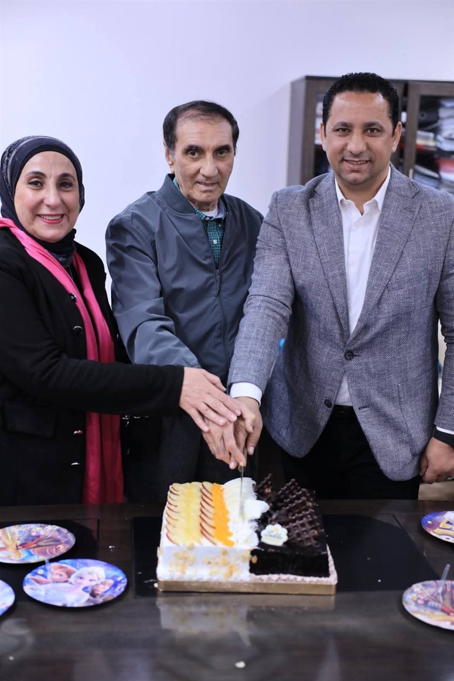 النائب حسام خليل يبدأ مشواره الخدمي من مركز أورام الفيوم