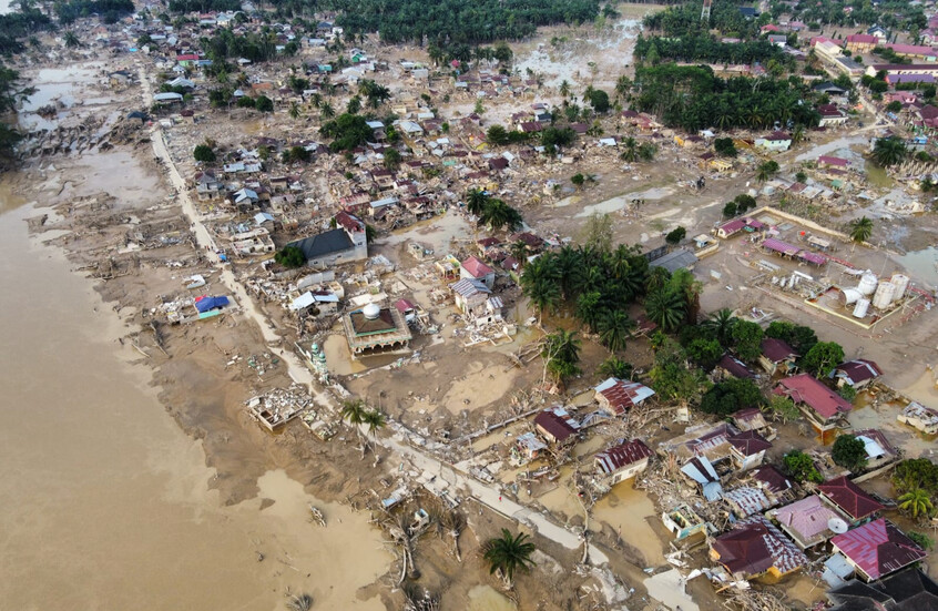 <strong>فيضانات إندونيسيا</strong>